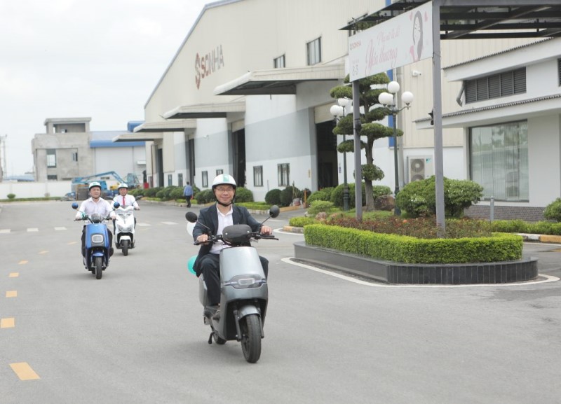 Mẹo hướng dẫn cách đi xe điện tiết kiệm lâu hết bình nhất 4 meo huong dan cach di xe dien tiet kiem lau het binh nhat 2 1