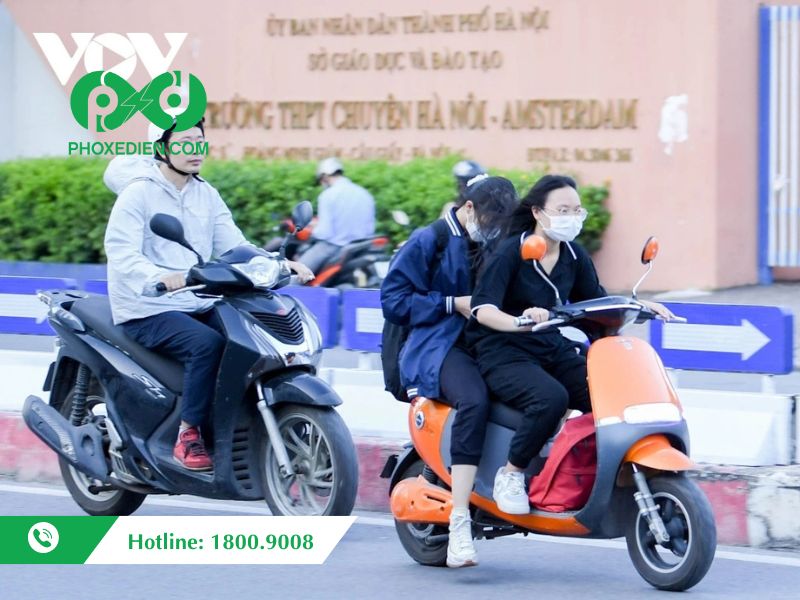 Bao nhiêu tuổi được đi xe máy điện - Các quy định khi đi xe máy điện 7 Cần chú ý an toàn khi tham gia giao thông để tránh vi phạm luật.