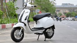 Giải đáp xe máy điện classic đi được bao nhiêu km sau mỗi lần sạc 1 Giải đáp xe máy điện vespa đi được bao nhiêu km sau mỗi lần sạc