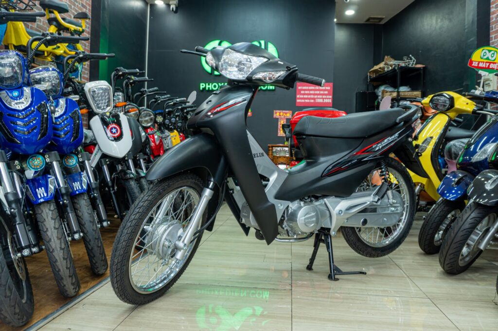 Xe máy 50cc là sự lựa chọn an toàn và phù hợp cho học sinh nữ