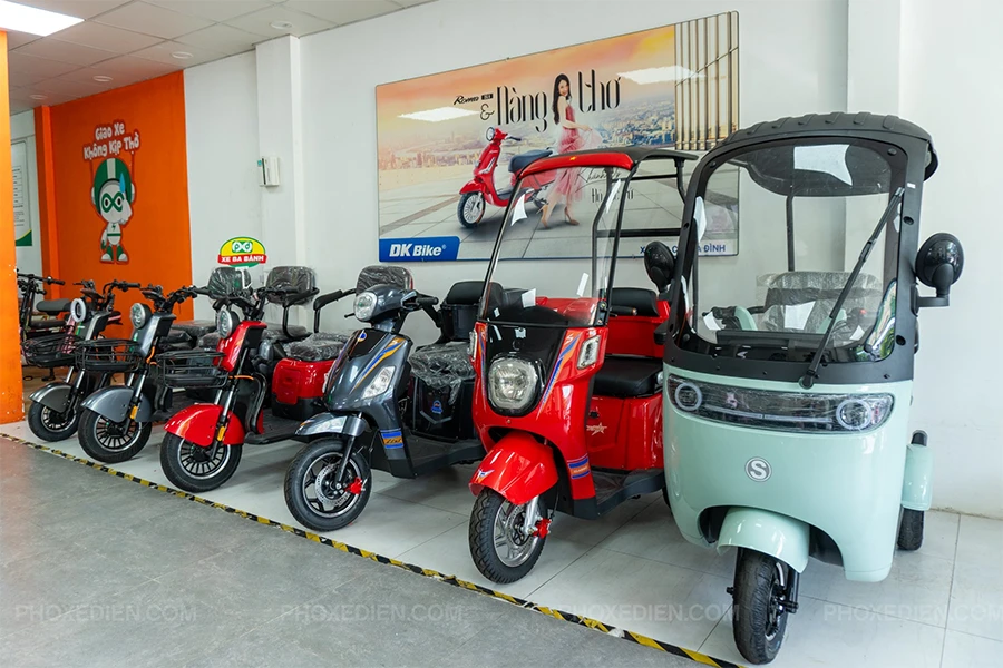 Top 6 thương hiệu Xe điện 3 bánh đi đầm, nhiều tính năng, dễ xài, pin khỏe. 13 showroom-cua-hang-xe-dien-ba-banh-phoxedien